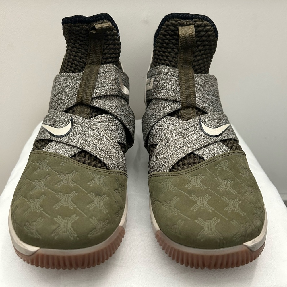 Men’s Nike LeBron Soldier 12